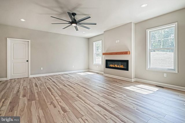 25 S ORCHARD VIEW DR, Hanover, PA 17331
