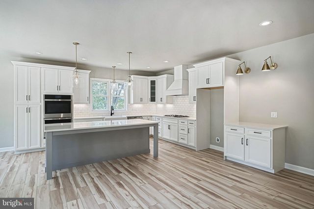 25 S ORCHARD VIEW DR, Hanover, PA 17331