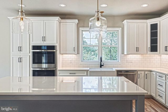 25 S ORCHARD VIEW DR, Hanover, PA 17331