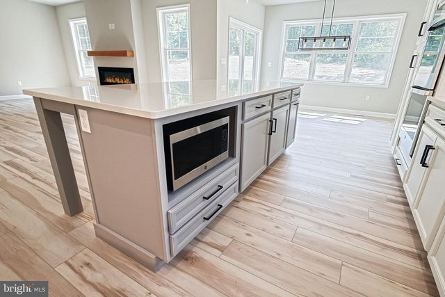 25 S ORCHARD VIEW DR, Hanover, PA 17331