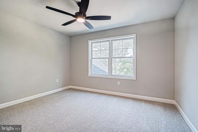 25 S ORCHARD VIEW DR, Hanover, PA 17331