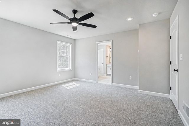 25 S ORCHARD VIEW DR, Hanover, PA 17331