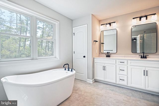 25 S ORCHARD VIEW DR, Hanover, PA 17331