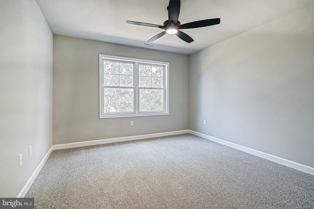 25 S ORCHARD VIEW DR, Hanover, PA 17331