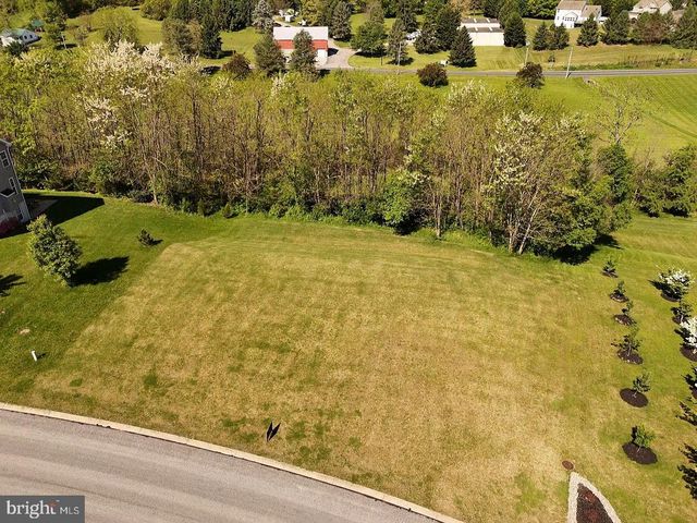 25 S ORCHARD VIEW DR, Hanover, PA 17331