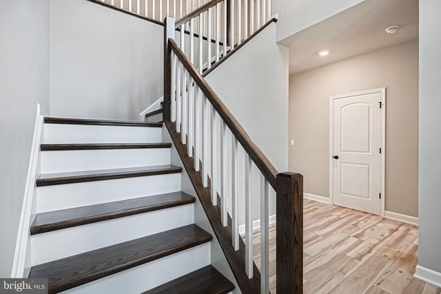 25 S ORCHARD VIEW DR, Hanover, PA 17331