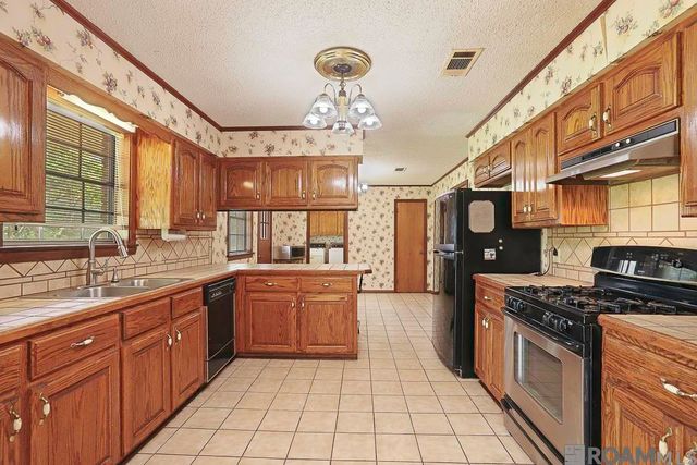 44337 Melancon St, Sorrento, LA 70778