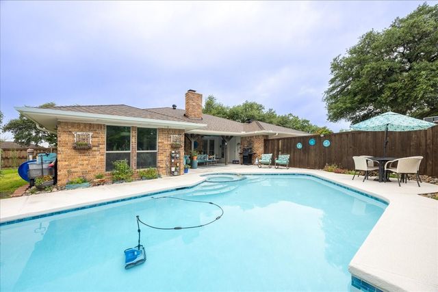 2223 Valley Mill, Carrollton, TX 75006