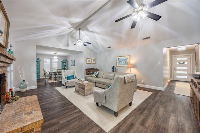 2223 Valley Mill, Carrollton, TX 75006