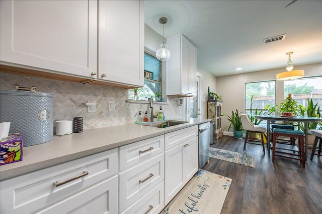 2223 Valley Mill, Carrollton, TX 75006