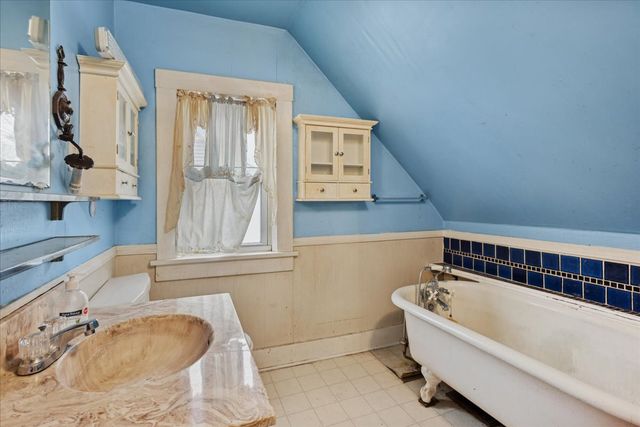 431 E Liberty Drive, Wheaton, IL 60187