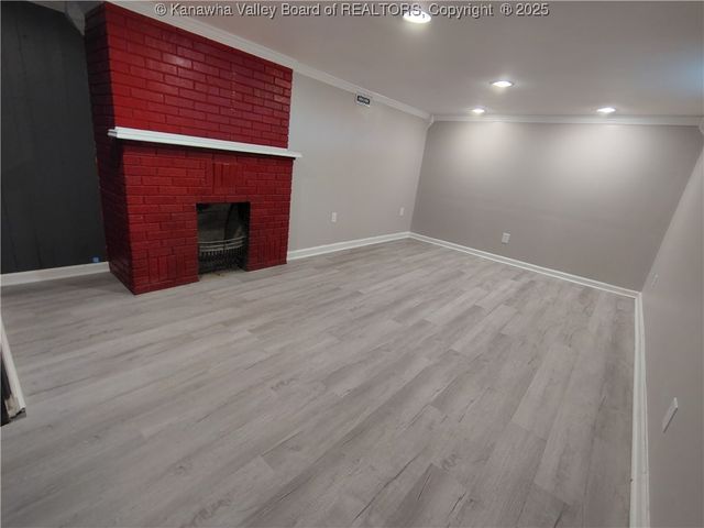 102 3rd Avenue, South Charleston, WV 25301