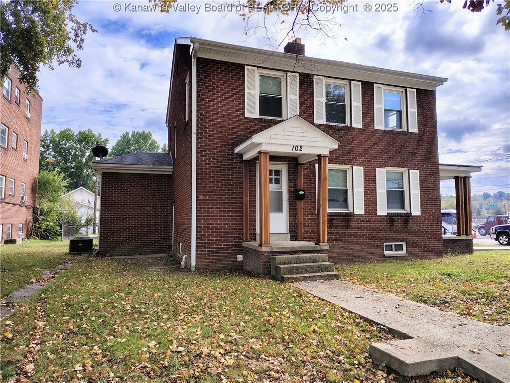 102 3rd Avenue, South Charleston, WV 25301