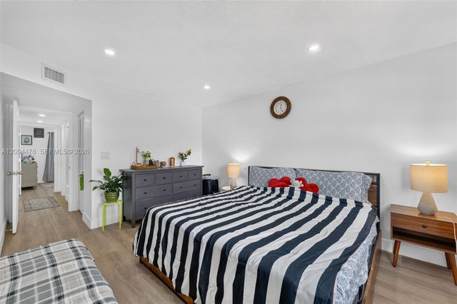 460 NE 211th Terrace, Miami, FL 33179