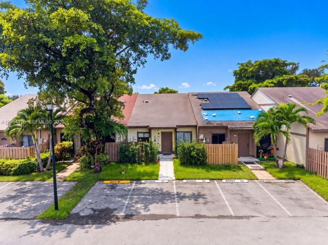 460 NE 211th Terrace, Miami, FL 33179