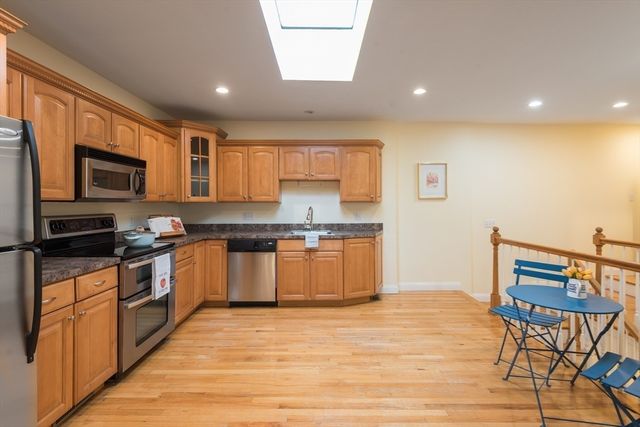 36 Sciarappa St 2, Cambridge, MA 02141