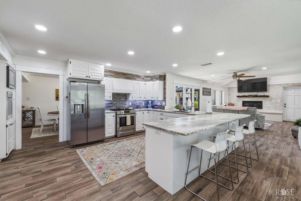 Image 18 of property listing at 6402 Chalimar Road, San Angelo, TX 76904