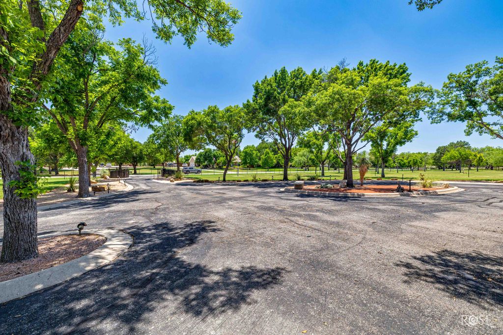 Image 6 of property listing at 6402 Chalimar Road, San Angelo, TX 76904
