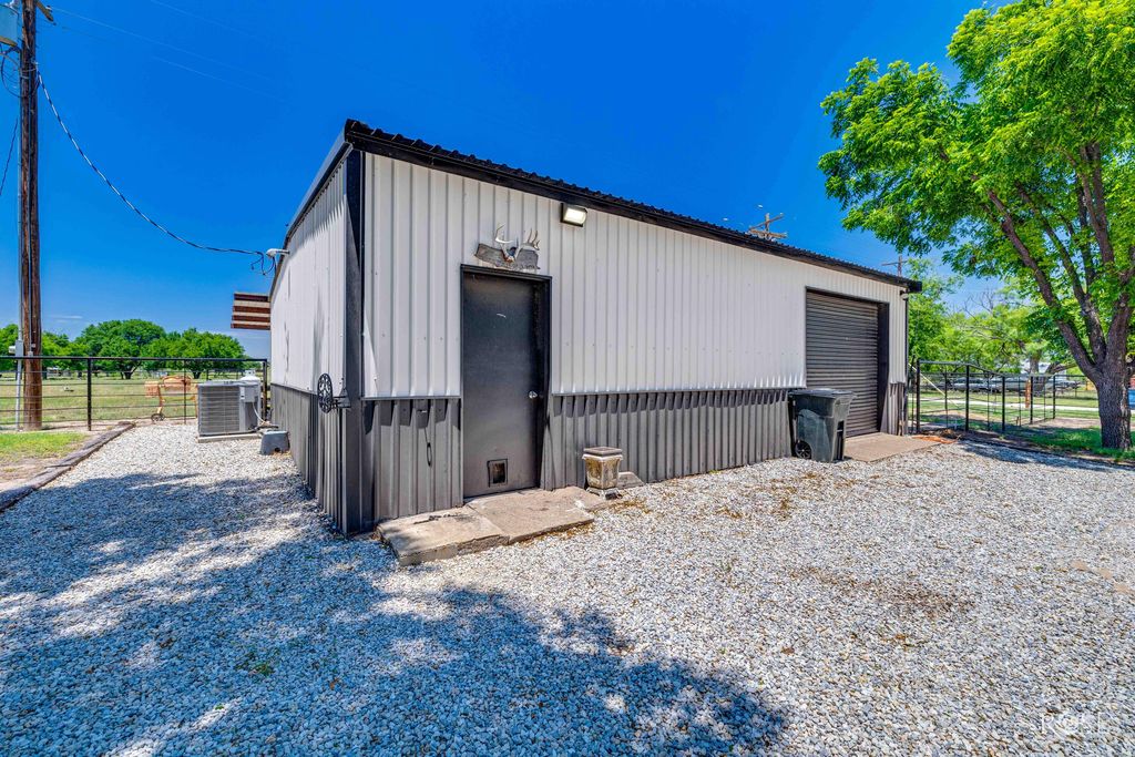 Image 61 of property listing at 6402 Chalimar Road, San Angelo, TX 76904
