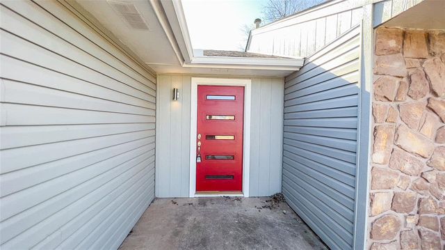 808 SE 13th Street, Moore, OK 73160
