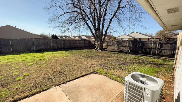 808 SE 13th Street, Moore, OK 73160