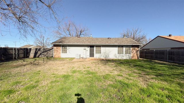 808 SE 13th Street, Moore, OK 73160
