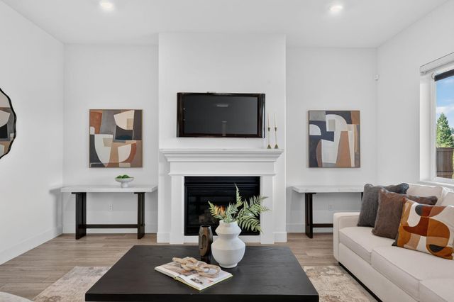 947 Greeley Ct, Cameron Park, CA 95682