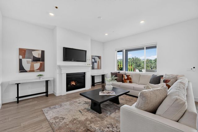 947 Greeley Ct, Cameron Park, CA 95682