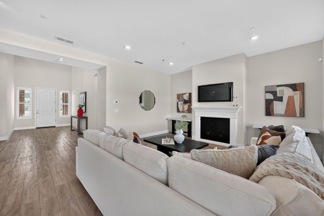 947 Greeley Ct, Cameron Park, CA 95682
