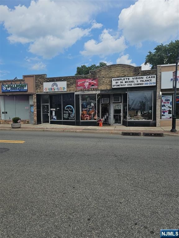 69 Washington Avenue, Bergenfield, NJ 07621