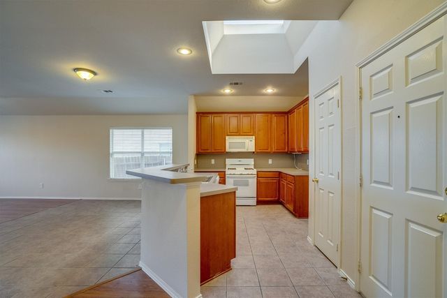 9804 Westmere Lane, Fort Worth, TX 76108