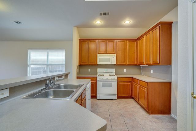 9804 Westmere Lane, Fort Worth, TX 76108