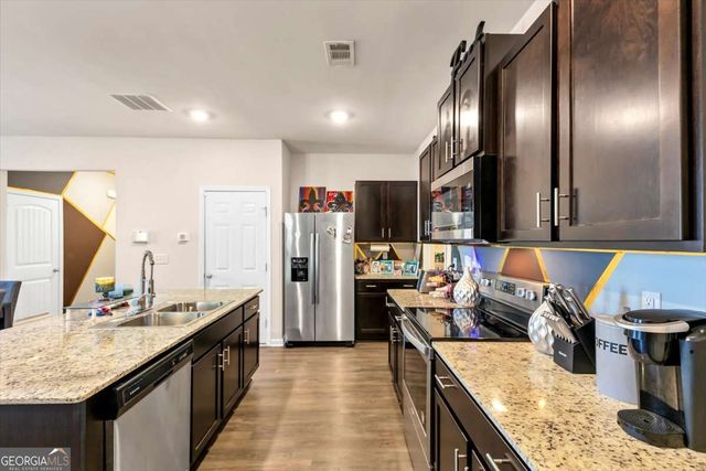 3737 MAKEOVER Court, Atlanta, GA 30349