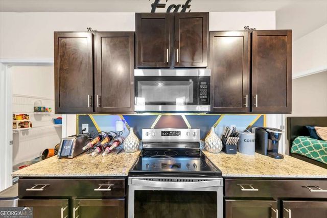 3737 MAKEOVER Court, Atlanta, GA 30349