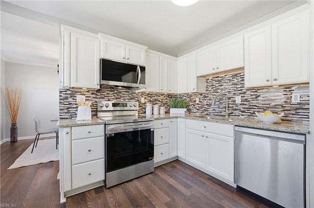 1044 Sunnyside DR, Virginia Beach, VA 23464