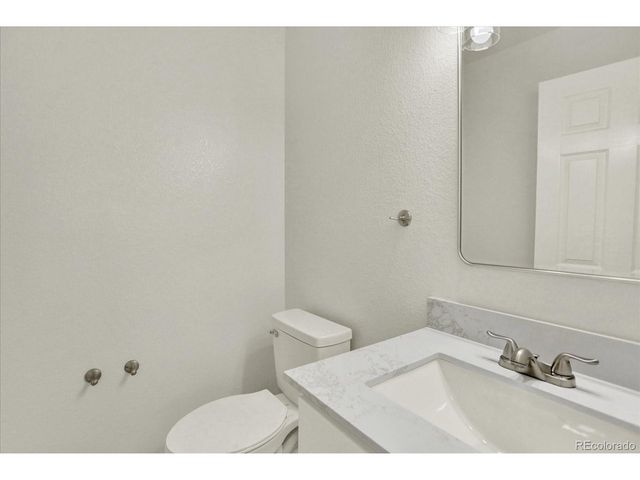 21121 E Belleview Pl, Aurora, CO 80015