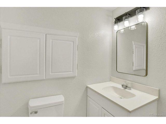 21121 E Belleview Pl, Aurora, CO 80015