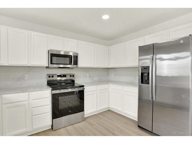 21121 E Belleview Pl, Aurora, CO 80015