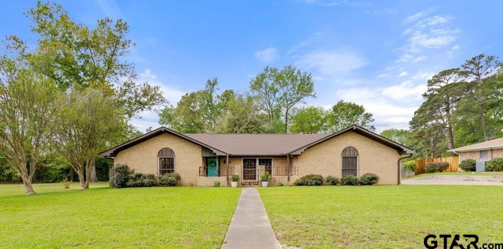 105 N Pope St., Overton, TX 75684