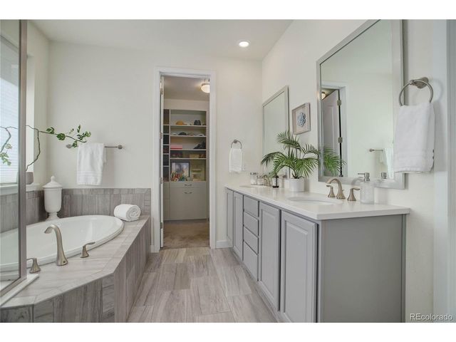 9750 Taylor River Cir, Littleton, CO 80125