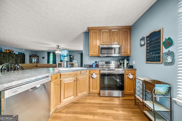 530 Pleasant Valley Road SE, Silver Creek, GA 30173