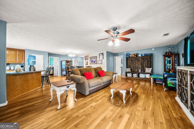 530 Pleasant Valley Road SE, Silver Creek, GA 30173