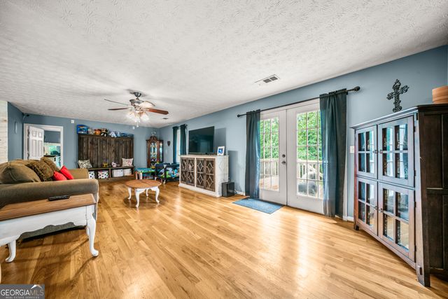530 Pleasant Valley Road SE, Silver Creek, GA 30173
