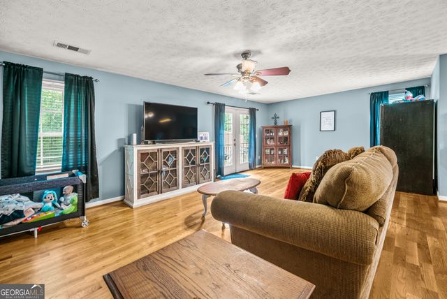 530 Pleasant Valley Road SE, Silver Creek, GA 30173