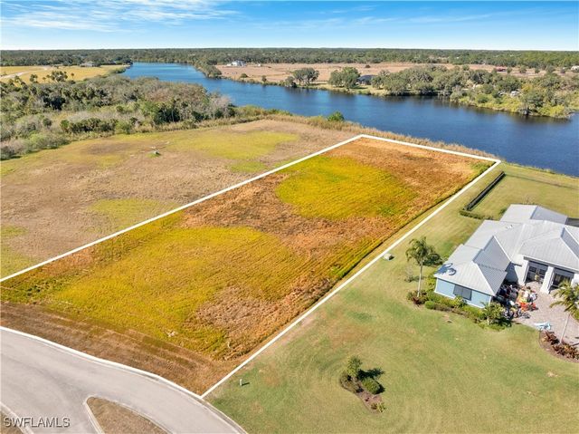 2110 Silk Bay BLVD, Alva, FL 33920