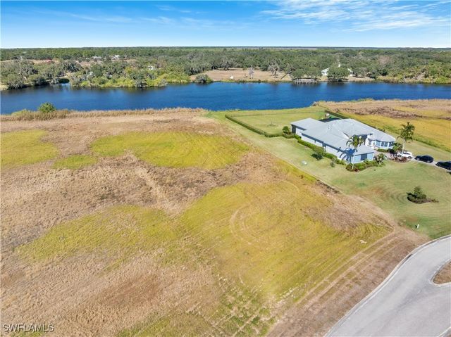 2110 Silk Bay BLVD, Alva, FL 33920