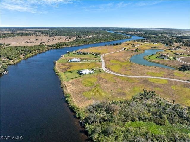 2110 Silk Bay BLVD, Alva, FL 33920