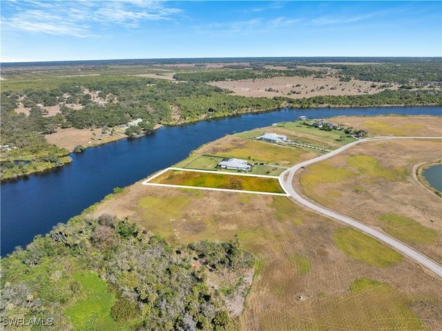 2110 Silk Bay BLVD, Alva, FL 33920