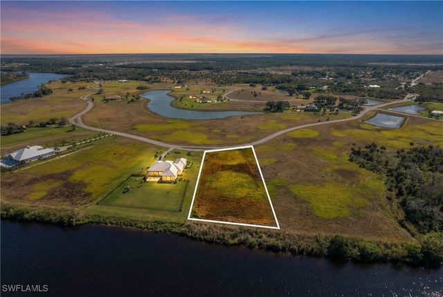 2110 Silk Bay BLVD, Alva, FL 33920