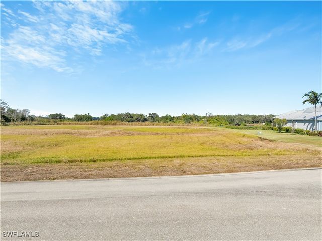 2110 Silk Bay BLVD, Alva, FL 33920